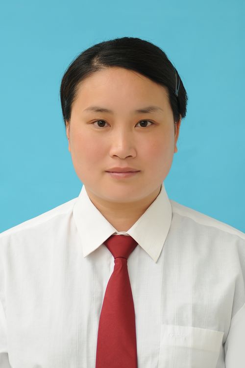 黄彩纳