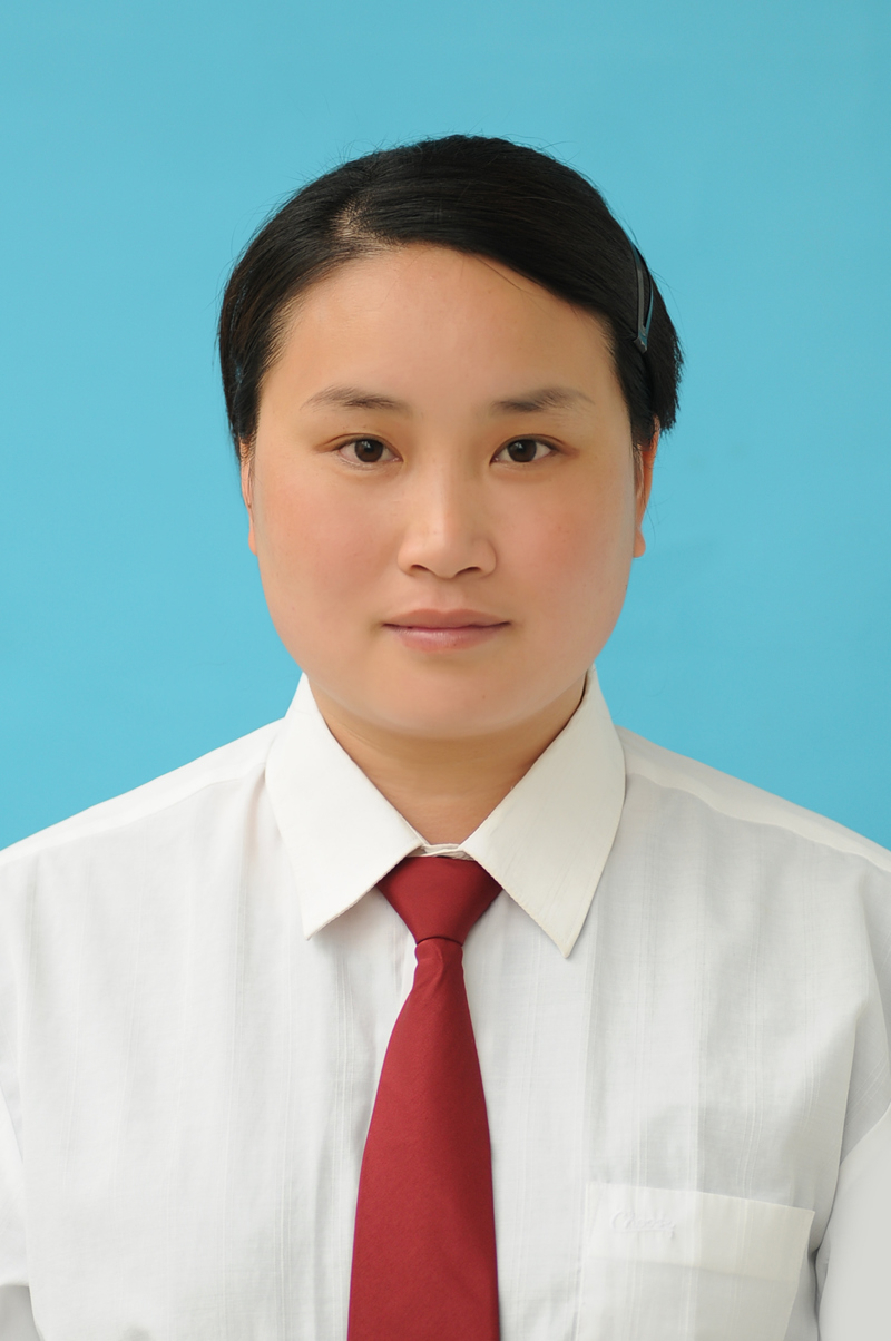 黄彩纳